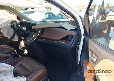 2015 Toyota Sienna Limited Premium 7 Passenger z USA, uszkodzony, nr VIN 5TDYK3DC2FS556173